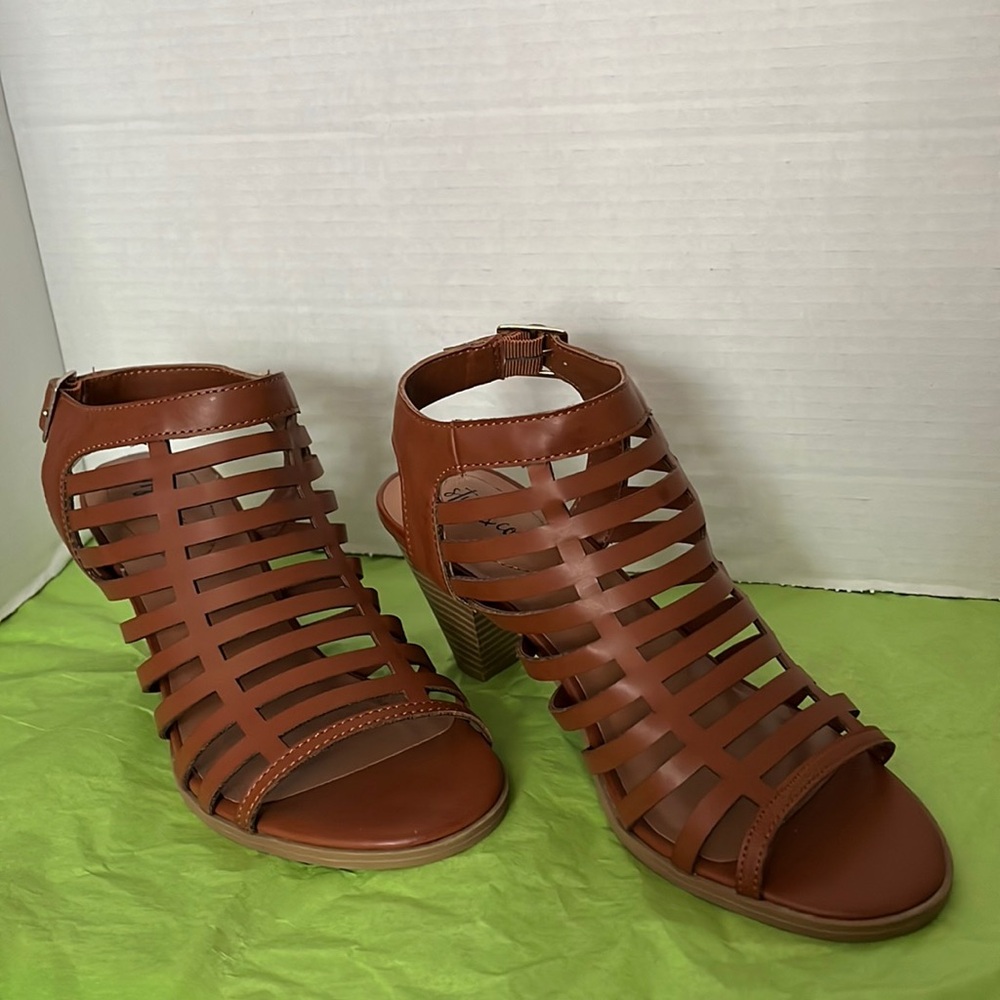 Style & Co. size 6.5 brown heeled sandals. NWOT